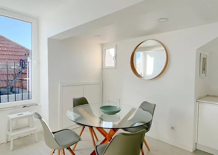 Charming 2Br Steps From Castelo De S. Jorge | By Airnest